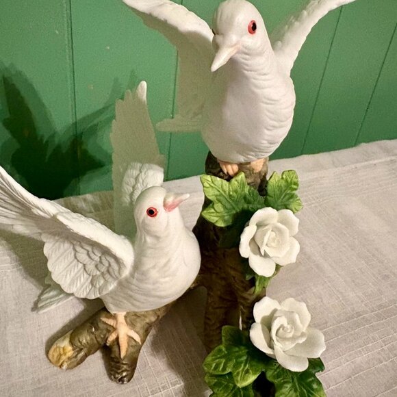 Vintage Porcelain Bisque WELLINGTON White Hand Painted Doves 9.5" Decor - Picture 2 of 7